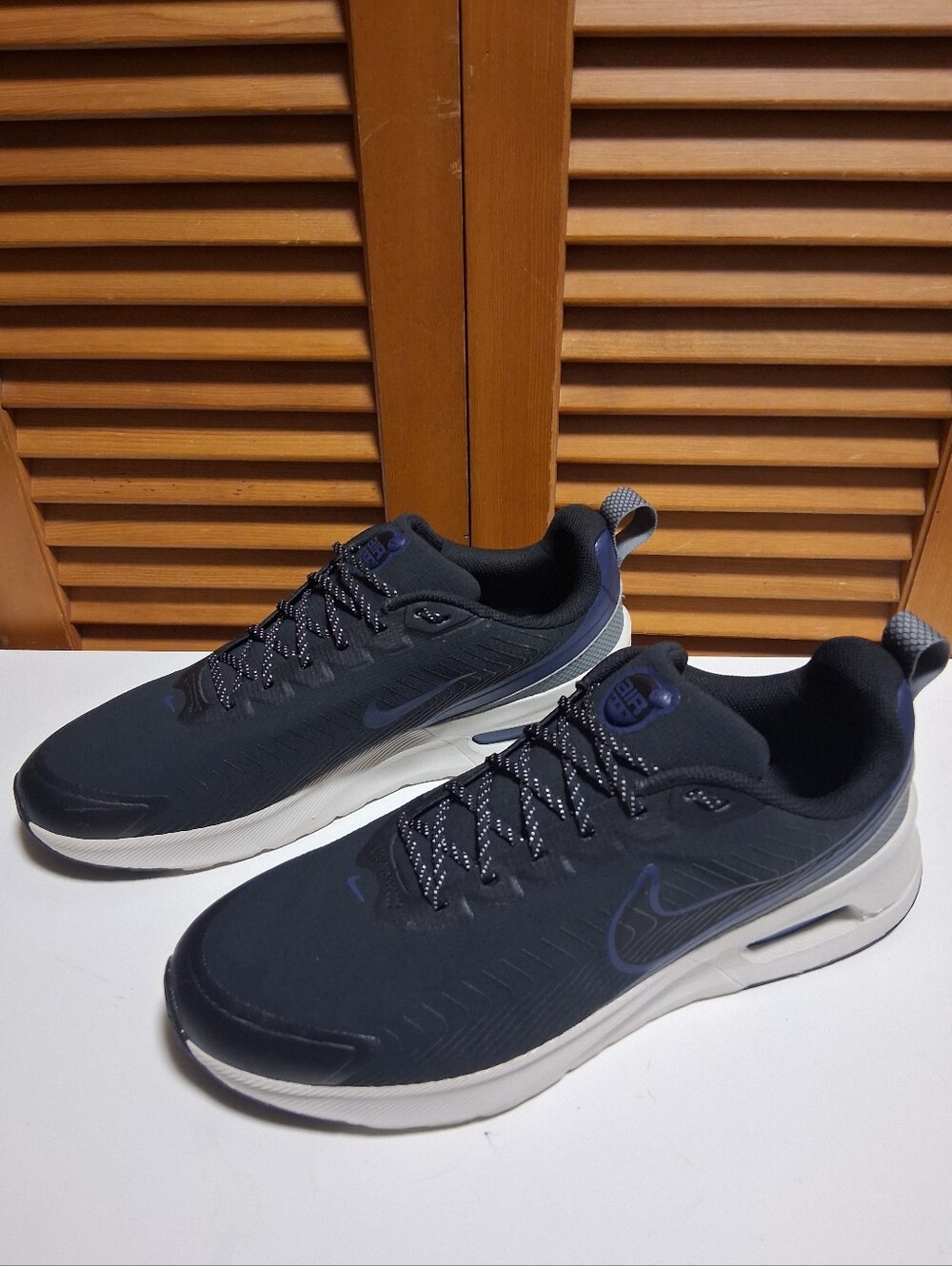 Nike Air Max Nauxis Men’s Sneaker * Size: 12